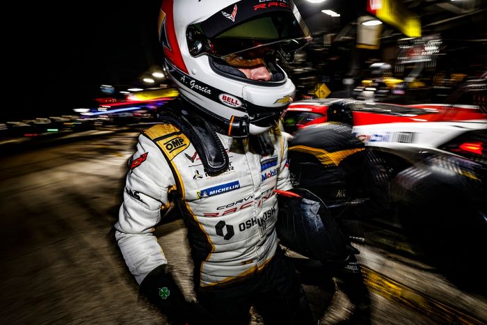 #3 Corvette Racing by Pratt Miller Motorsports Corvette Z06 GT3.R: Antonio Garcia, Alexander Sims, Marvin Kirchhöfer