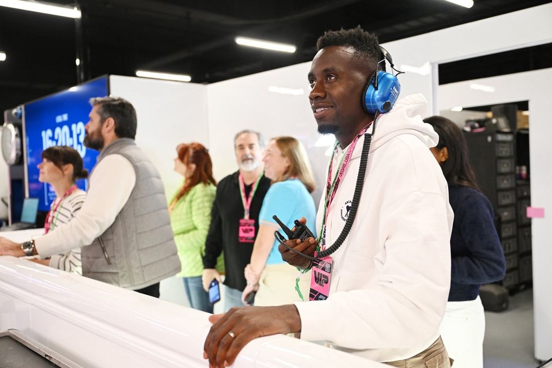 Blaise Matuidi w garażu Alpine F1 