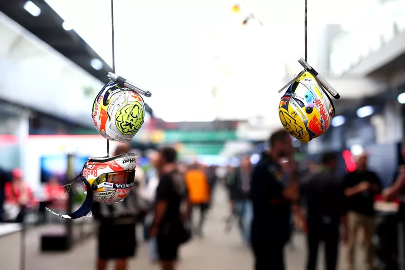 Mini casques de Max Verstappen, Red Bull Racing
