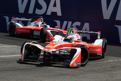 Felix Rosenqvist, Mahindra Racing, devant Nick Heidfeld, Mahindra Racing