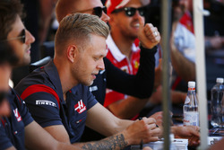 Kevin Magnussen, Haas F1 Team, Valtteri Bottas, Mercedes AMG F1 and Sebastian Vettel, Ferrari