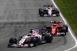 Sergio Perez, Sahara Force India F1 VJM10, Kimi Raikkonen, Ferrari SF70H, Esteban Ocon, Sahara Force India F1 VJM10