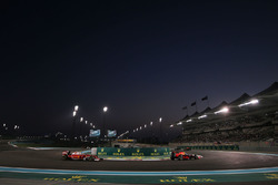 Daniel Ricciardo, Red Bull Racing RB12 voor Kimi Raikkonen, Ferrari SF16-H