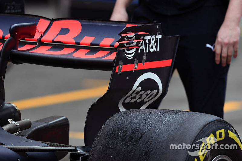 Заднее крыло Red Bull RB13