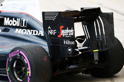Фернандо Алонсо, McLaren MP4-31 торцева пластина заднього антикрила