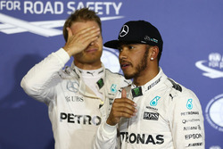 Il poleman Lewis Hamilton, Mercedes AMG F1 Team, il secondo qualificato Nico Rosberg, Mercedes AMG F