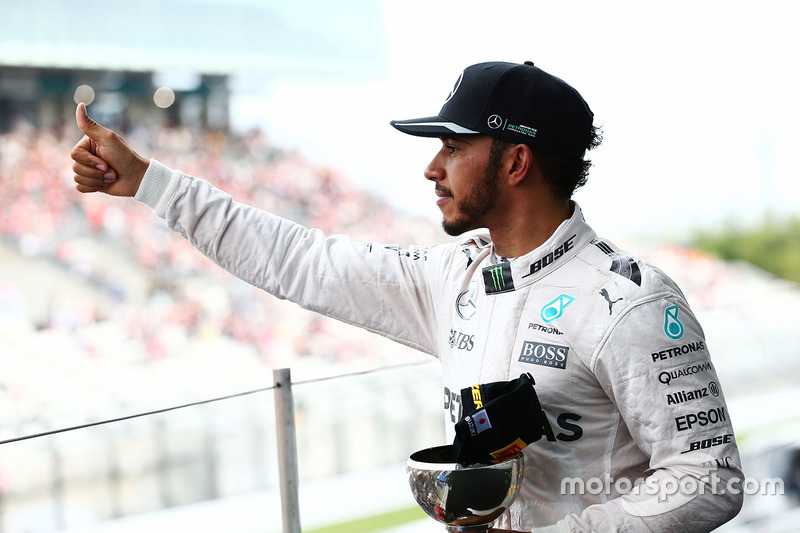 Льюіс Хемілтон, Mercedes AMG F1 святкує подіум