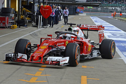 Sebastian Vettel, Ferrari SF16-H mit dem Halo-Cockpitschutz