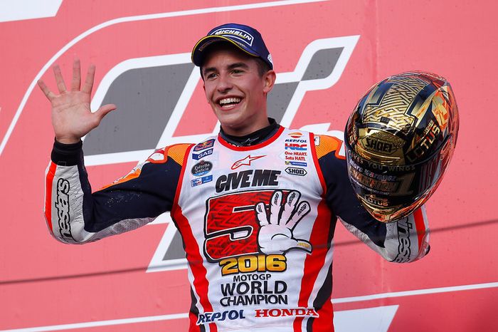 Márquez podría ser campeón del mundo de MotoGP este fin de semana en Japón, donde ya ganó el título en 2016 de forma sorprendente al irse al suelo los dos únicos pilotos que podían impedirlo, Rossi y Lorenzo.