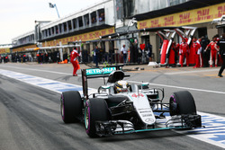Lewis Hamilton, Mercedes AMG F1 W07 Hybrid in pit lane