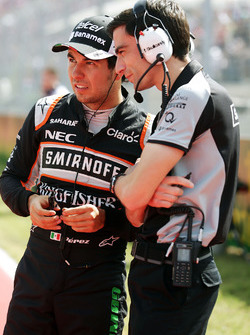 Серхіо Перес, Sahara Force India F1 та Тім Райт, гоночний інженер Sahara Force India F1 Team на стар