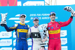 Podio: ganador Sam Bird, DS Virgin Racing Formula E Team; segundo lugar Sébastien Buemi, Renault e.D