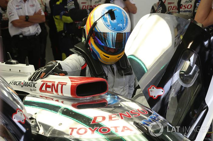 #8 Toyota Gazoo Racing Toyota TS050-Hybrid: Fernando Alonso