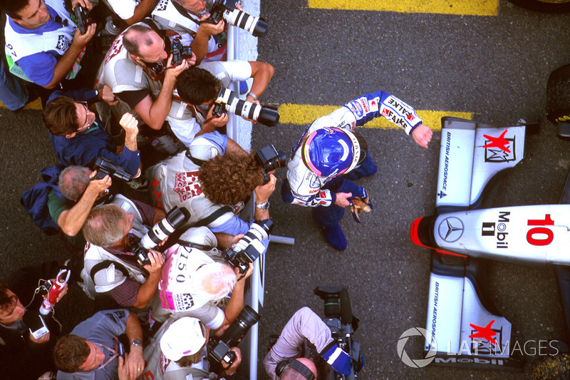 Jacques Villeneuve, Williams celebrates