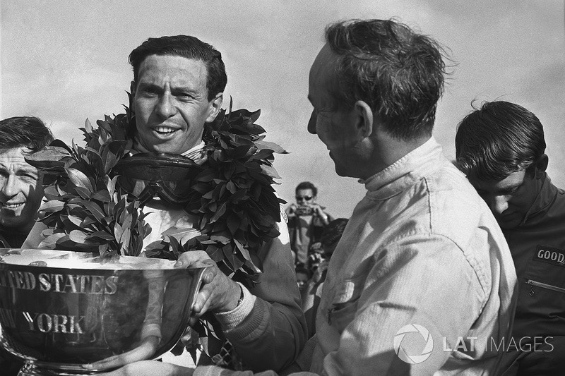 John Surtees - Un titolo (1964)