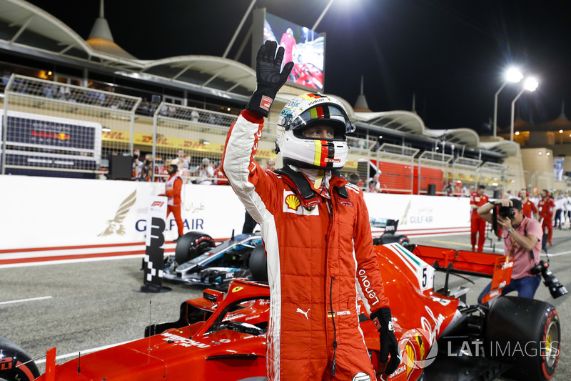 Sebastian Vettel, Ferrari,celebra la pole después de la calificación