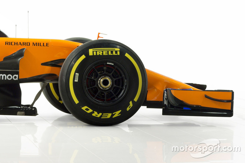 Avant de la McLaren MCL33