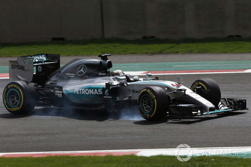 Lewis Hamilton, Mercedes F1 W06, pierde el control