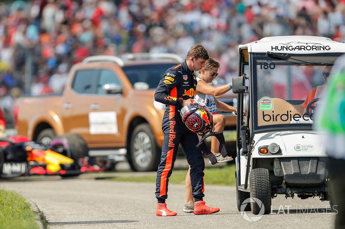 Max Verstappen, Red Bull Racing abandona