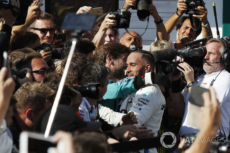 Pemenang: Lewis Hamilton, Mercedes AMG F1 W09