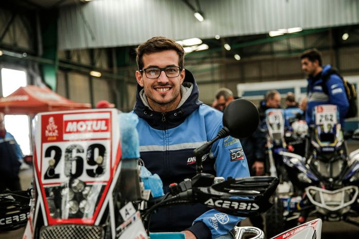 Equipos se preparan en Le Havre para el largo viaje a Lima, Perú