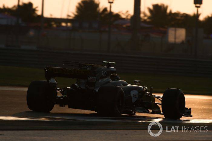 Carlos Sainz Jr., Renault Sport F1 Team RS17