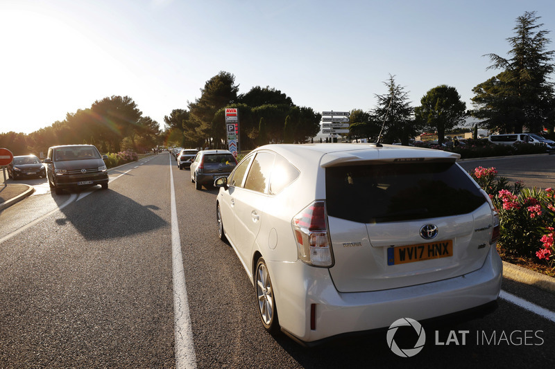 Verkeersdrukte direct les voor Zandvoort