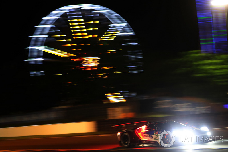 35. Джой Хенд, Дирк Мюллер, Себастьен Бурдэ, Ford Chip Ganassi Team USA, Ford GT (№68)
