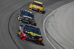 Martin Truex Jr., Furniture Row Racing, Toyota Camry 5-hour ENERGY/Bass Pro Shops, Clint Bowyer, Stewart-Haas Racing, Chevrolet Camaro WIX Filters, and Erik Jones, Joe Gibbs Racing, Toyota Camry DeWalt