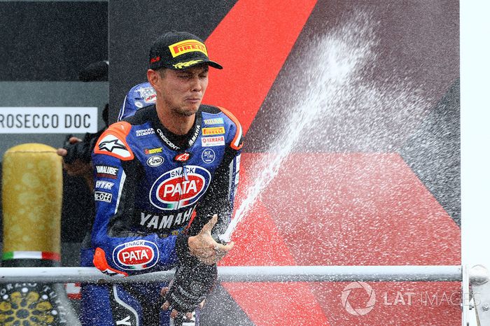 Podio: ganador de la carrera Michael van der Mark, Pata Yamaha
