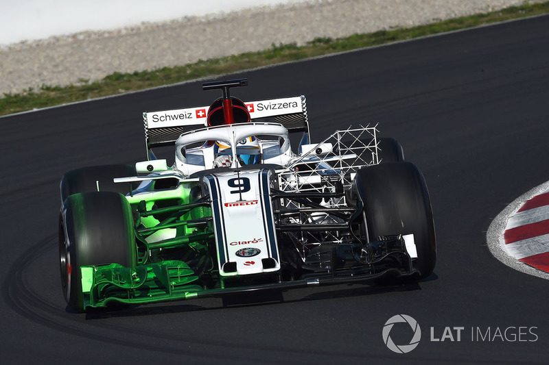 Marcus Ericsson, Alfa Romeo Sauber C37, con parafina y parrilla aerodinámica