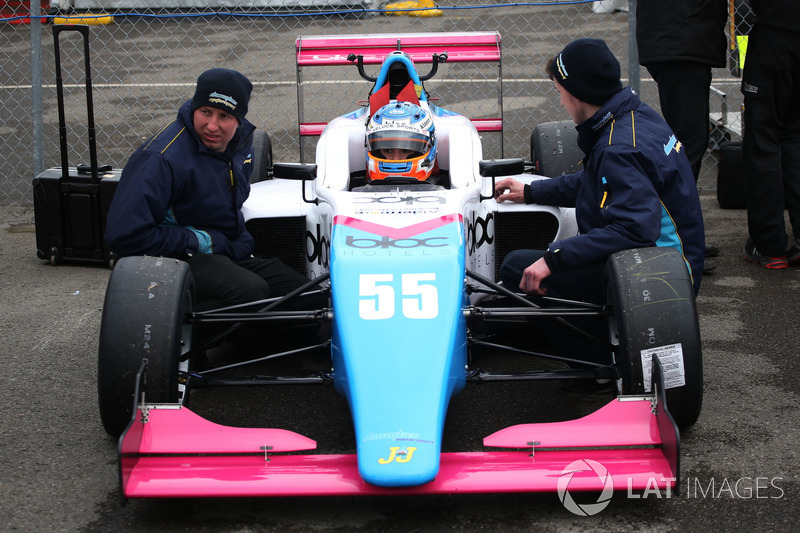 Jamie Chadwick, Douglas Motorsport