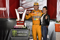 Race winner Kyle Busch, Joe Gibbs Racing