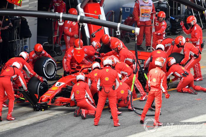 Sebastian Vettel, Ferrari SF71H, pit stop
