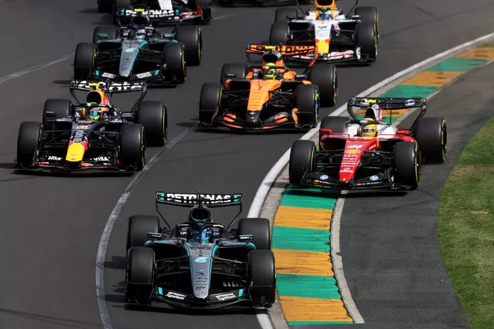 Lewis Hamilton, Ferrari, George Russell, Mercedes