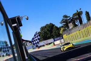 Porsche Taycan Rush a Vallelunga
