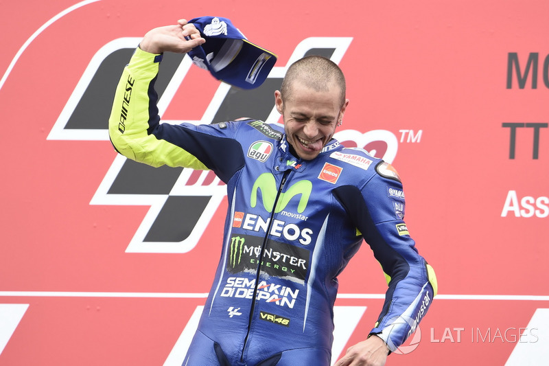 Podio: Ganador de la carrera Valentino Rossi, Yamaha Factory Racing