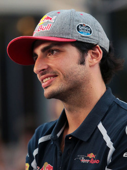 Карлос Сайнс-молодший, Scuderia Toro Rosso
