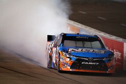 Race winner Kyle Busch, Joe Gibbs Racing Toyota