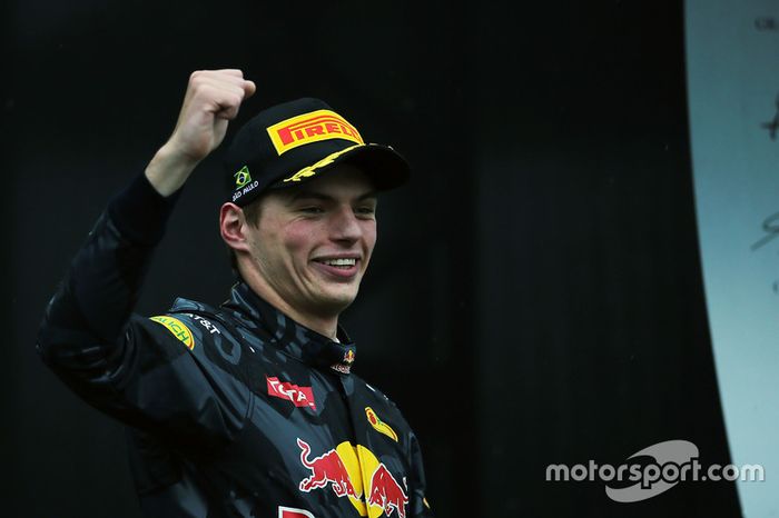 Max Verstappen, Red Bull Racing celebra su tercer puesto en el podio