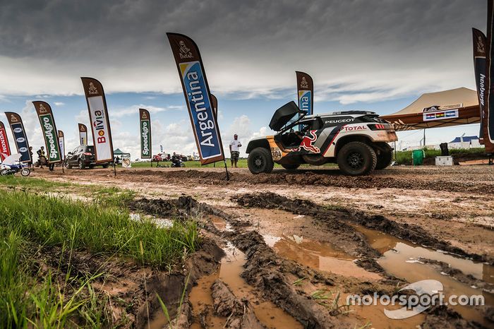 #304 Peugeot Sport Peugeot 3008 DKR: Carlos Sainz, Lucas Cruz