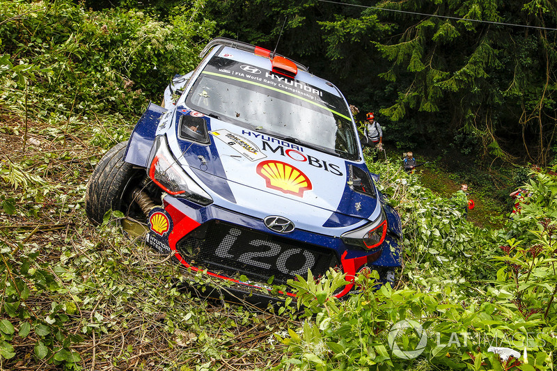 Dani Sordo, Marc Marti, Hyundai i20 WRC, Hyundai Motorsport crash