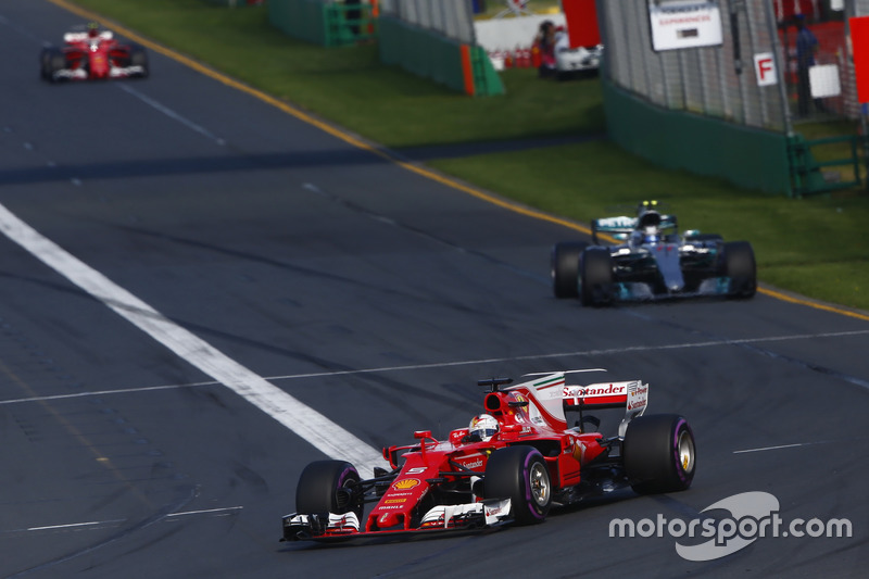 Isso foi visto logo de cara: Hamilton fez a pole para o GP da Austrália, mas, na corrida, foi derrotado por Sebastian Vettel em luta direta.