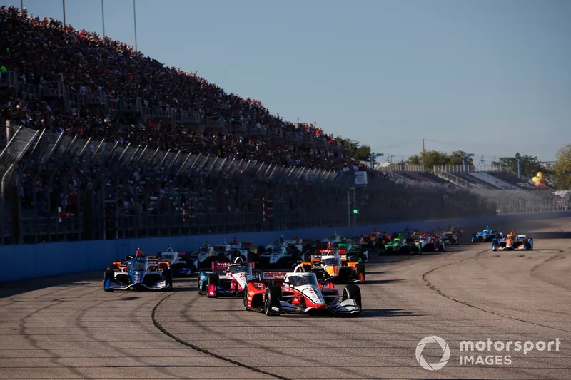 Scott McLaughlin, Team Penske Chevrolet, Alexander Rossi, Arrow McLaren Chevrolet, start, David Malukas, Meyer Shank Racing Honda, Linus Lundqvist, Chip Ganassi Racing Honda