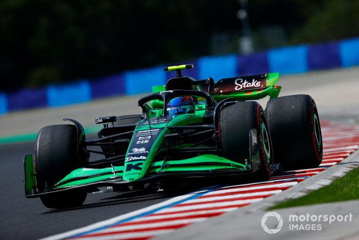 Zhou Guanyu, Stake F1 Team Kick Sauber C44