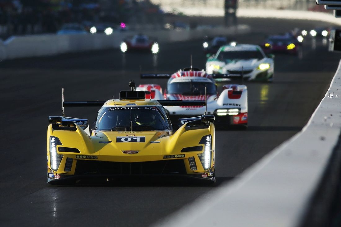 #01 Cadillac Chip Ganassi Racing Cadillac V-Series.R: Renger van der Zande, Sebastien Bourdais