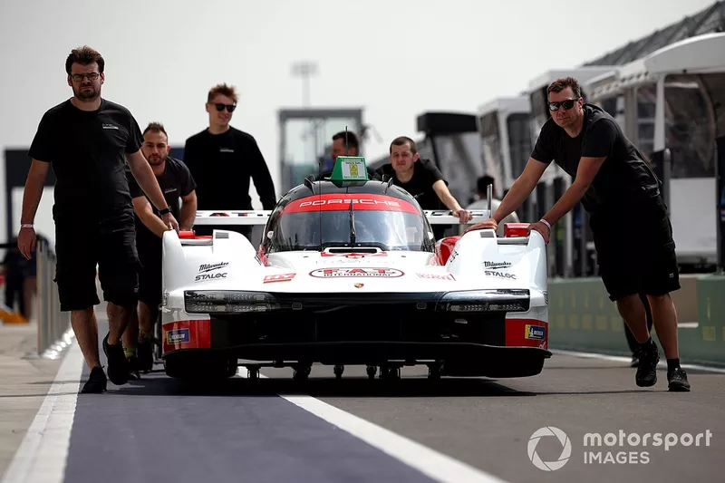 Porsche 963 Proton Competition #99: Harry Tincknell, Neel Jani, Julien Andlauer