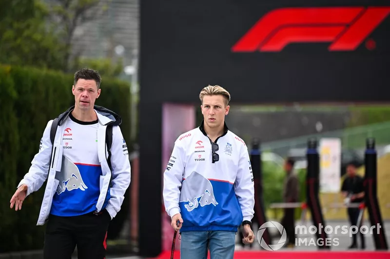 Liam Lawson, pilote de réserve, Visa Cash App RB F1 Team, arrive dans le paddock.