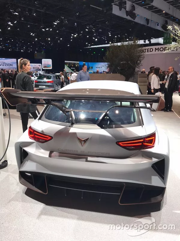 Carro do ETCR apresentado no Salão de Genebra de 2018