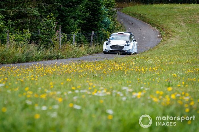 Valtteri Bottas prova la Ford Fiesta WRC del team M-Sport